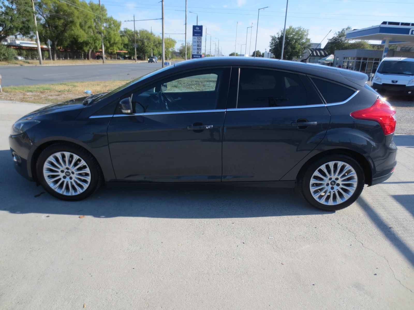 Ford Focus 1.6I - изображение 7