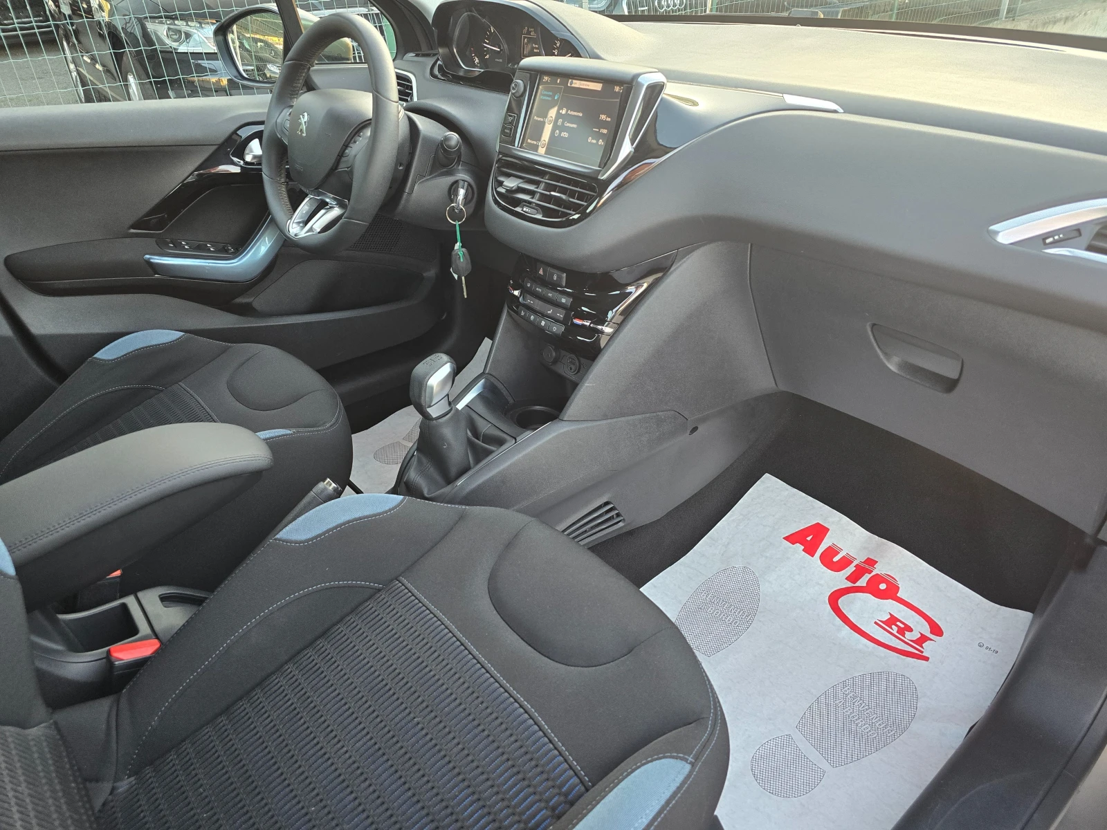 Peugeot 208 1.6 HDI / ALLURE - изображение 8