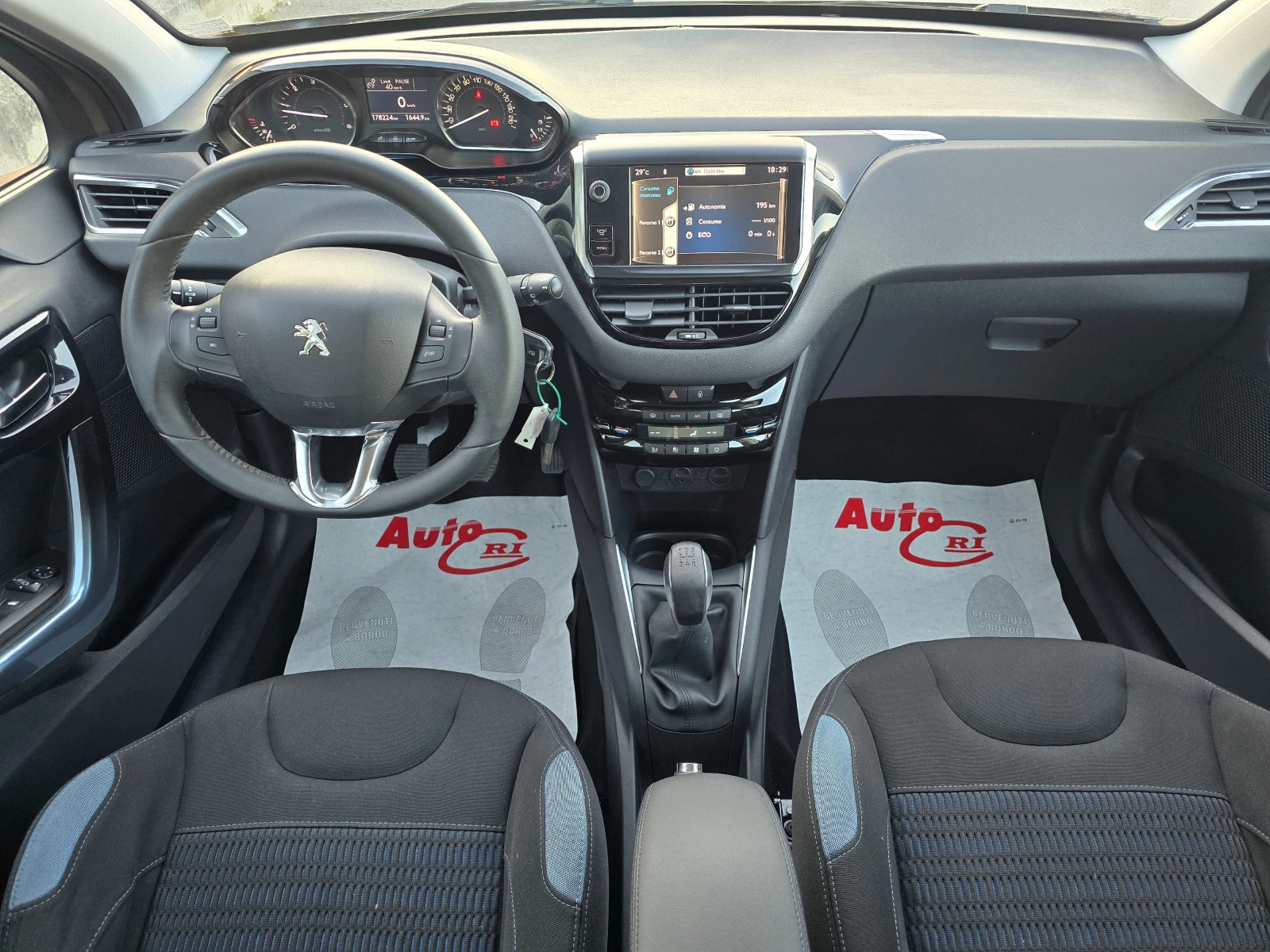 Peugeot 208 1.6 HDI / ALLURE - изображение 9