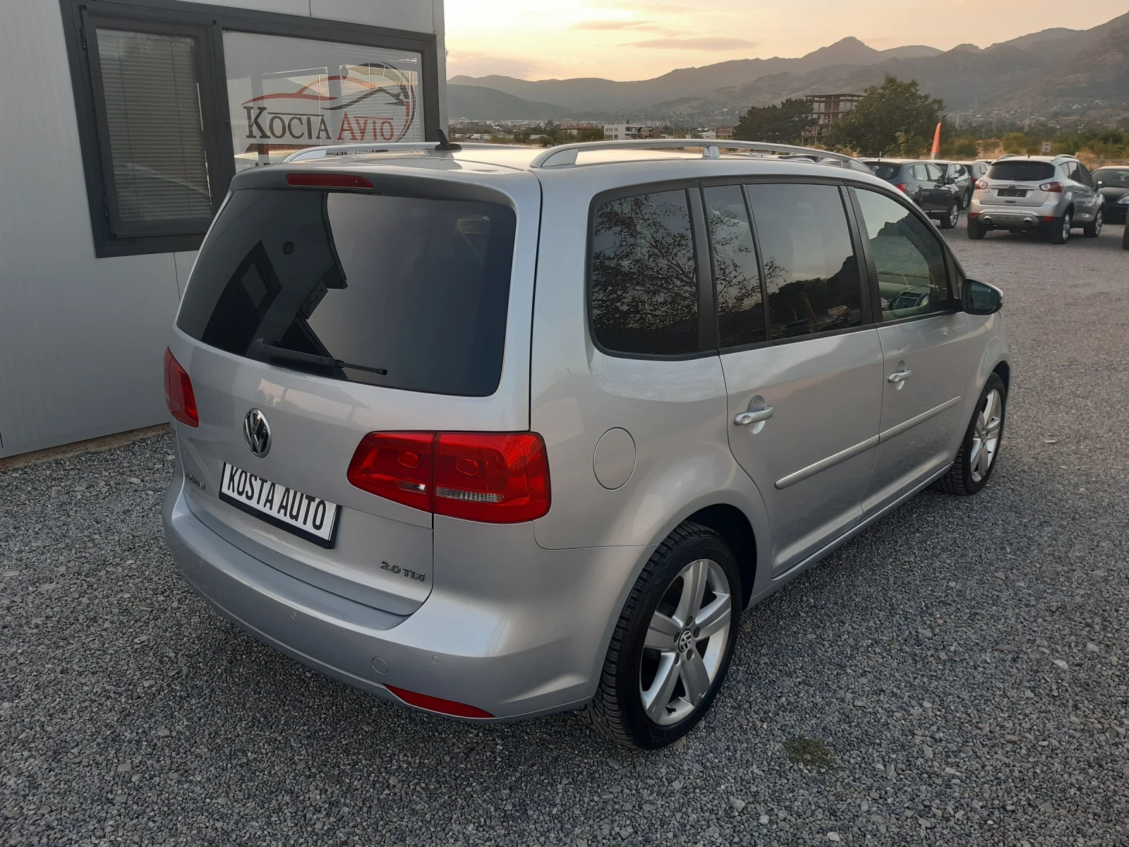 VW Touran КАТО НОВ/7 МЕСТА - изображение 4