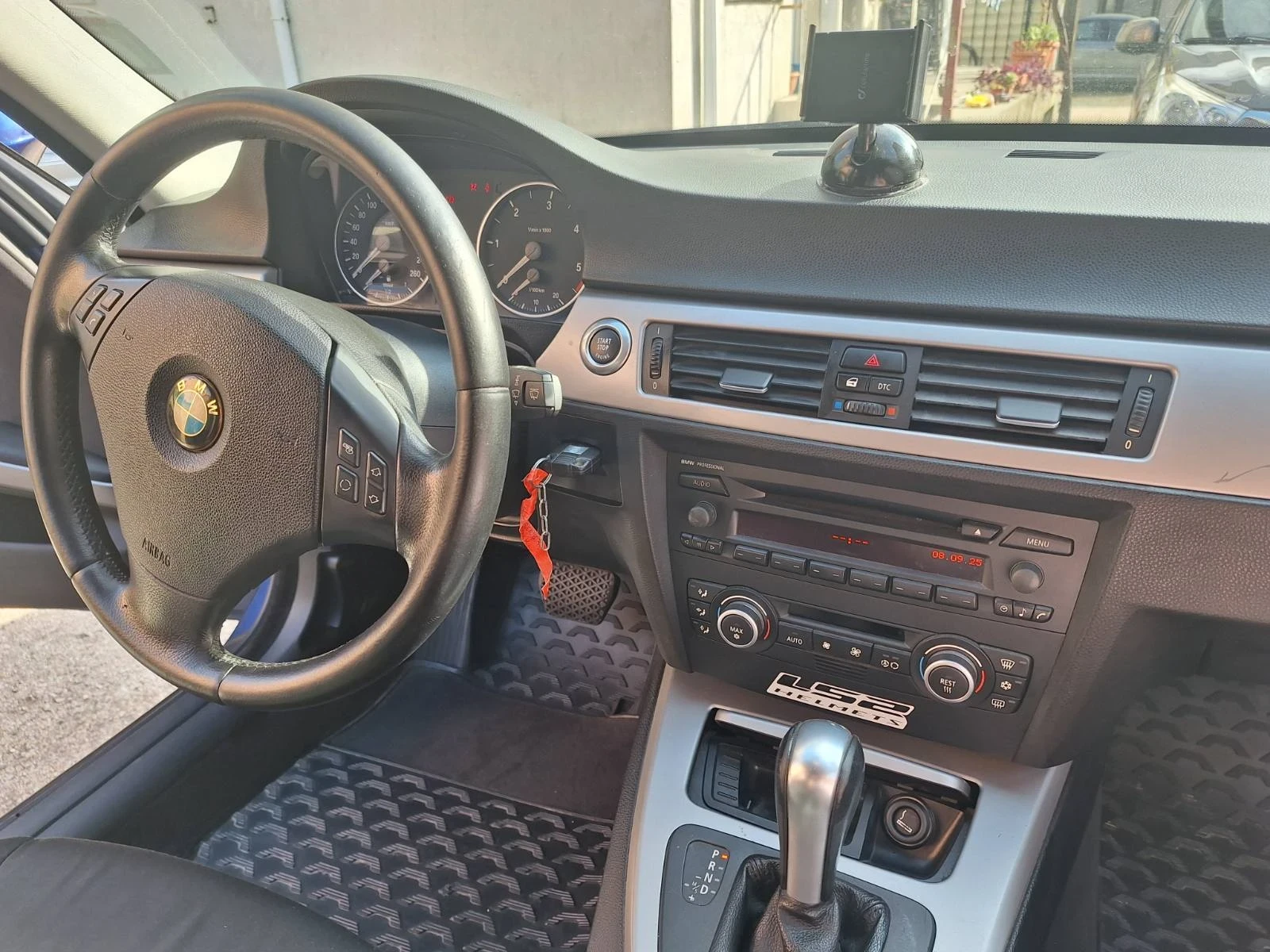 BMW 320 *  *  | Mobile.bg   2