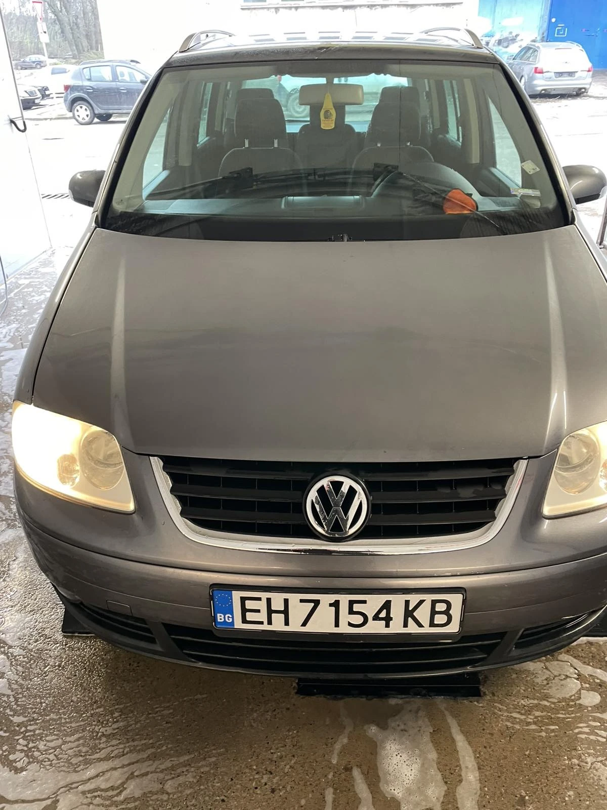 VW Touran 1.6, снимка 6 - Автомобили и джипове - 53487778