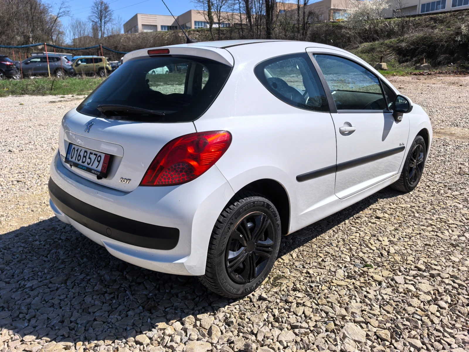 Peugeot 207 1.4i 75k.c., снимка 5 - Автомобили и джипове - 54115245