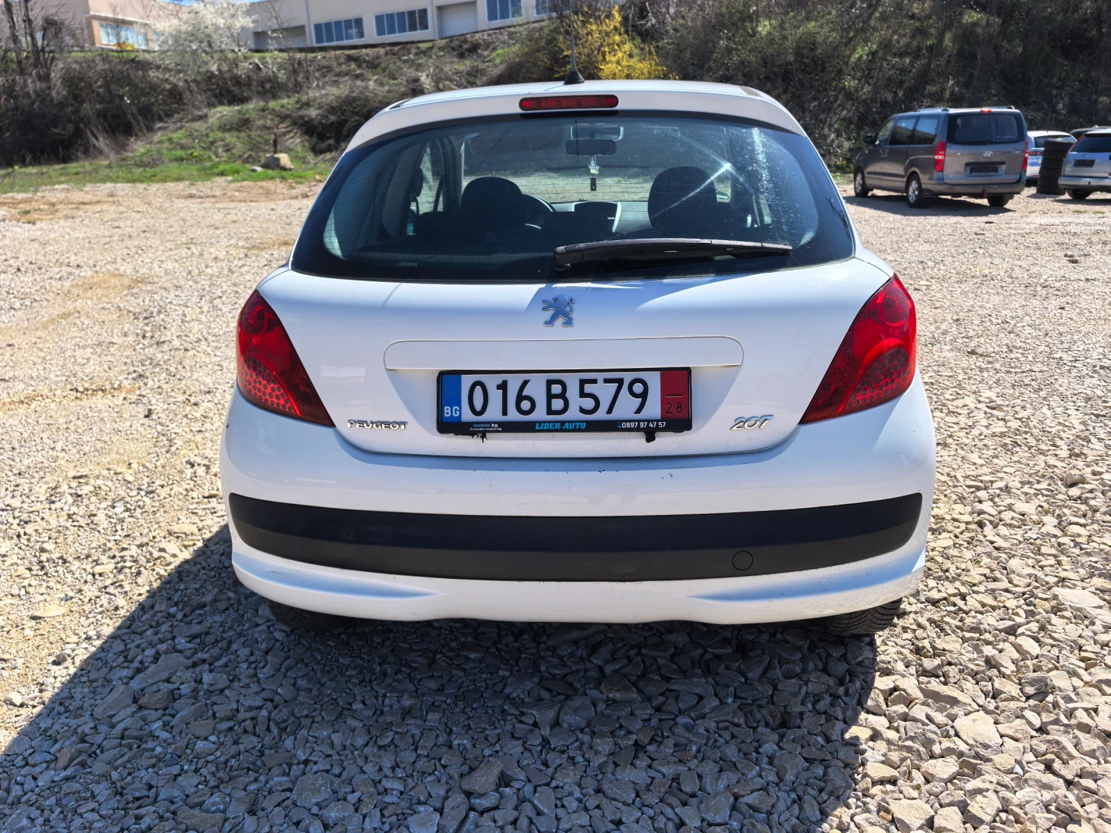 Peugeot 207 1.4i 75k.c., снимка 6 - Автомобили и джипове - 54115245
