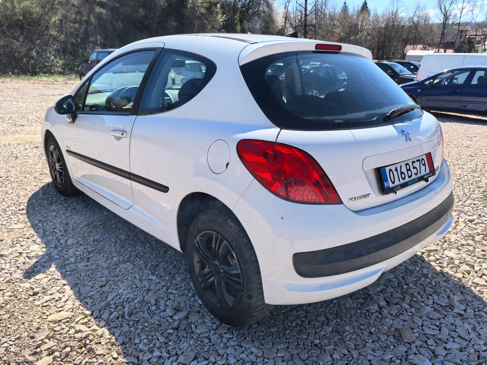 Peugeot 207 1.4i 75k.c., снимка 7 - Автомобили и джипове - 54115245