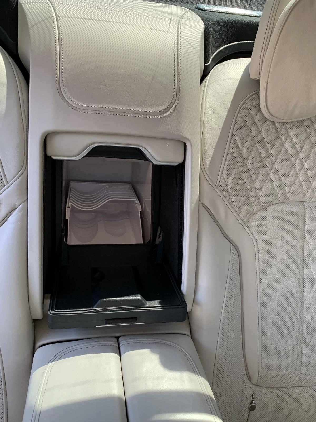 BMW 740  740d Long xDrive M-Pack Executive Lounge , снимка 8 - Автомобили и джипове - 54759896