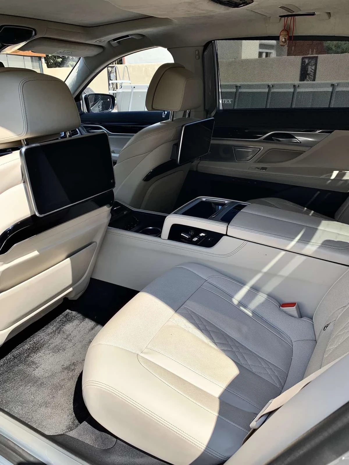 BMW 740  740d Long xDrive M-Pack Executive Lounge , снимка 9 - Автомобили и джипове - 54759896