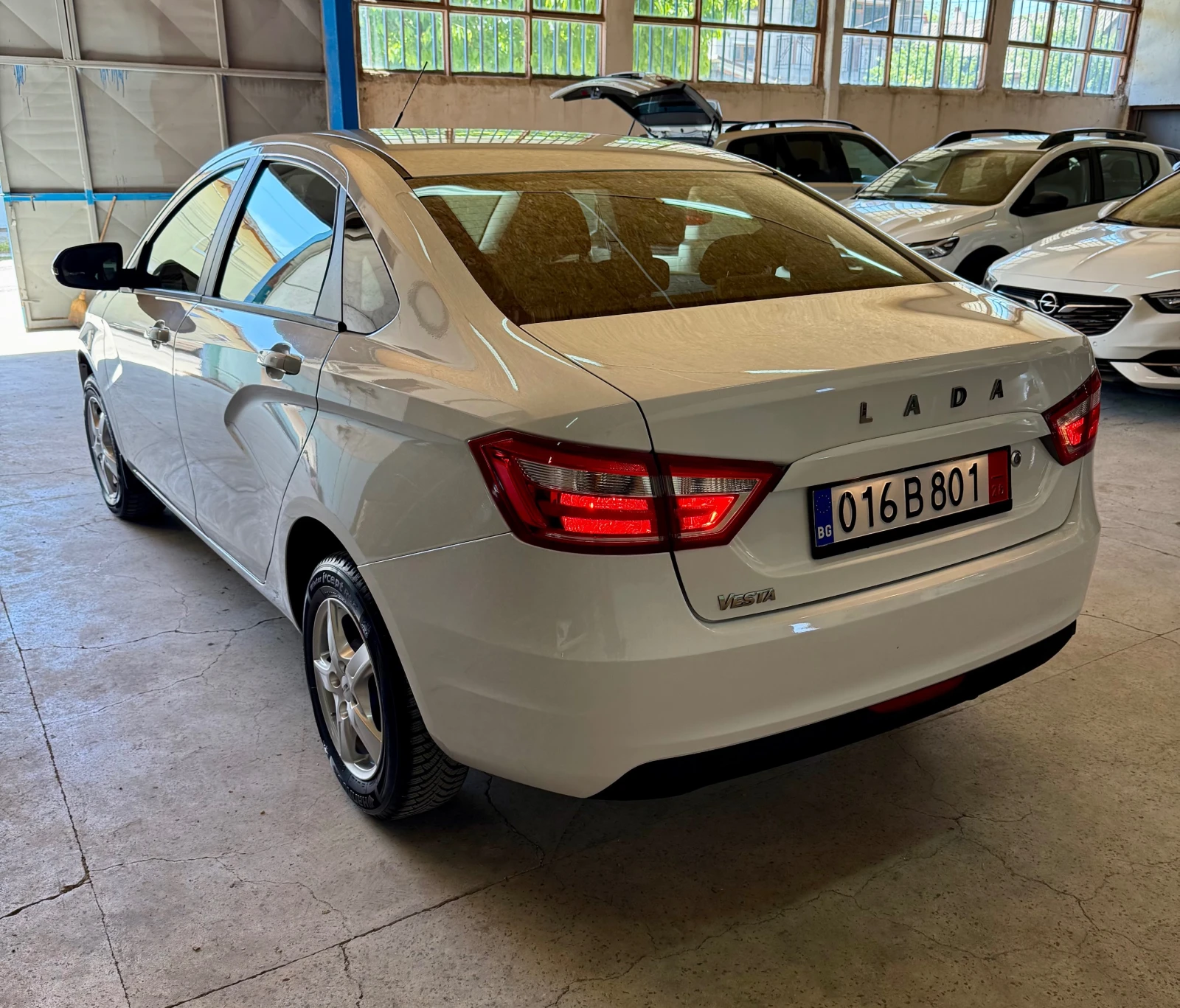 Lada Vesta 1.6L 105кс.12.2018г.57000км. Сервизна История, снимка 10 - Автомобили и джипове - 54563799