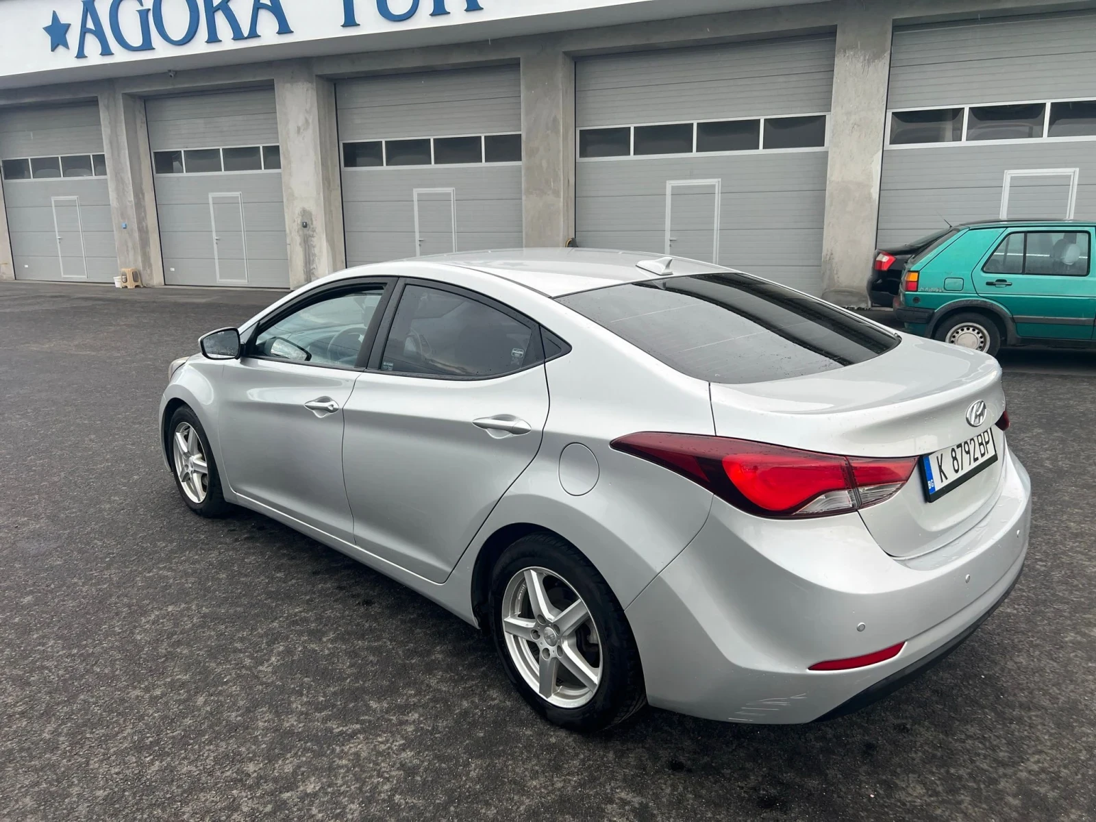 Hyundai Elantra 1.8i, снимка 5 - Автомобили и джипове - 54586108