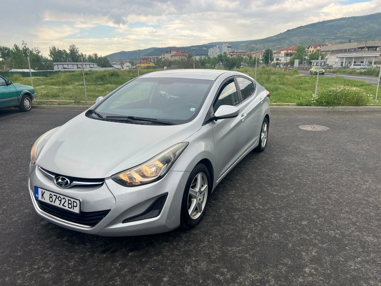 Hyundai Elantra 1.8i, снимка 3 - Автомобили и джипове - 54586108