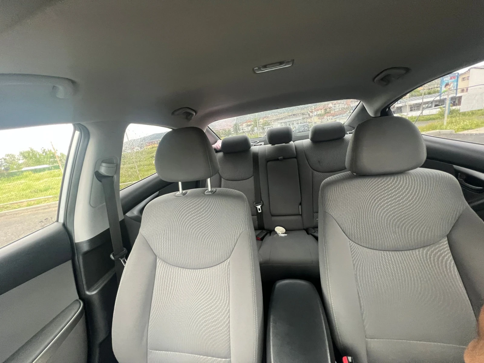 Hyundai Elantra 1.8i, снимка 10 - Автомобили и джипове - 54586108