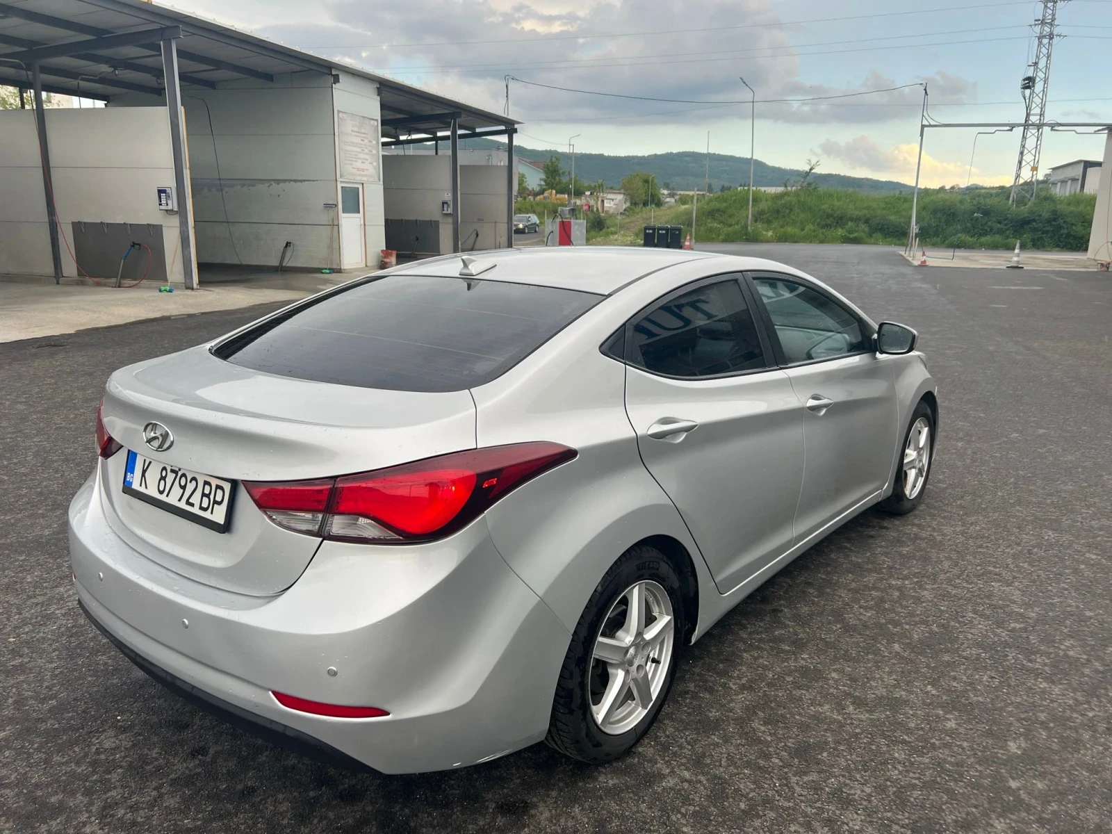 Hyundai Elantra 1.8i, снимка 7 - Автомобили и джипове - 54586108