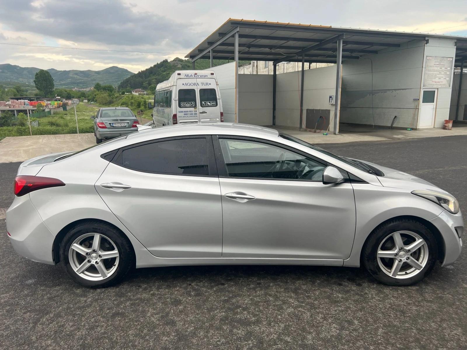 Hyundai Elantra 1.8i, снимка 8 - Автомобили и джипове - 54586108