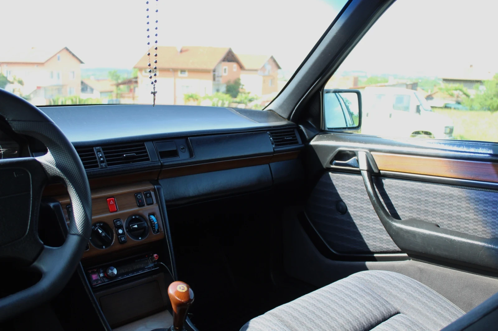 Mercedes-Benz 124, снимка 12 - Автомобили и джипове - 54753760