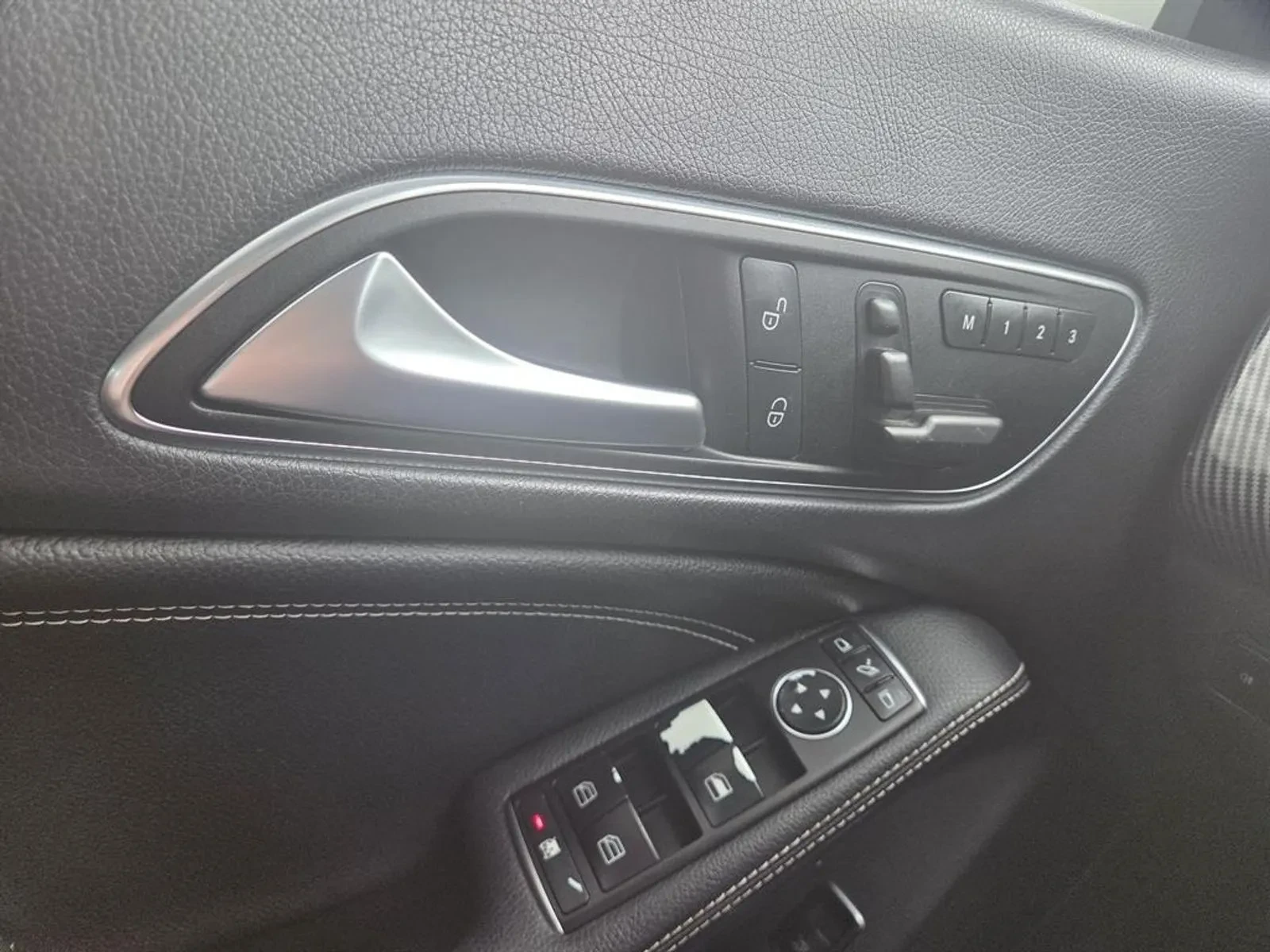 Mercedes-Benz CLA 200, снимка 16 - Автомобили и джипове - 54767991
