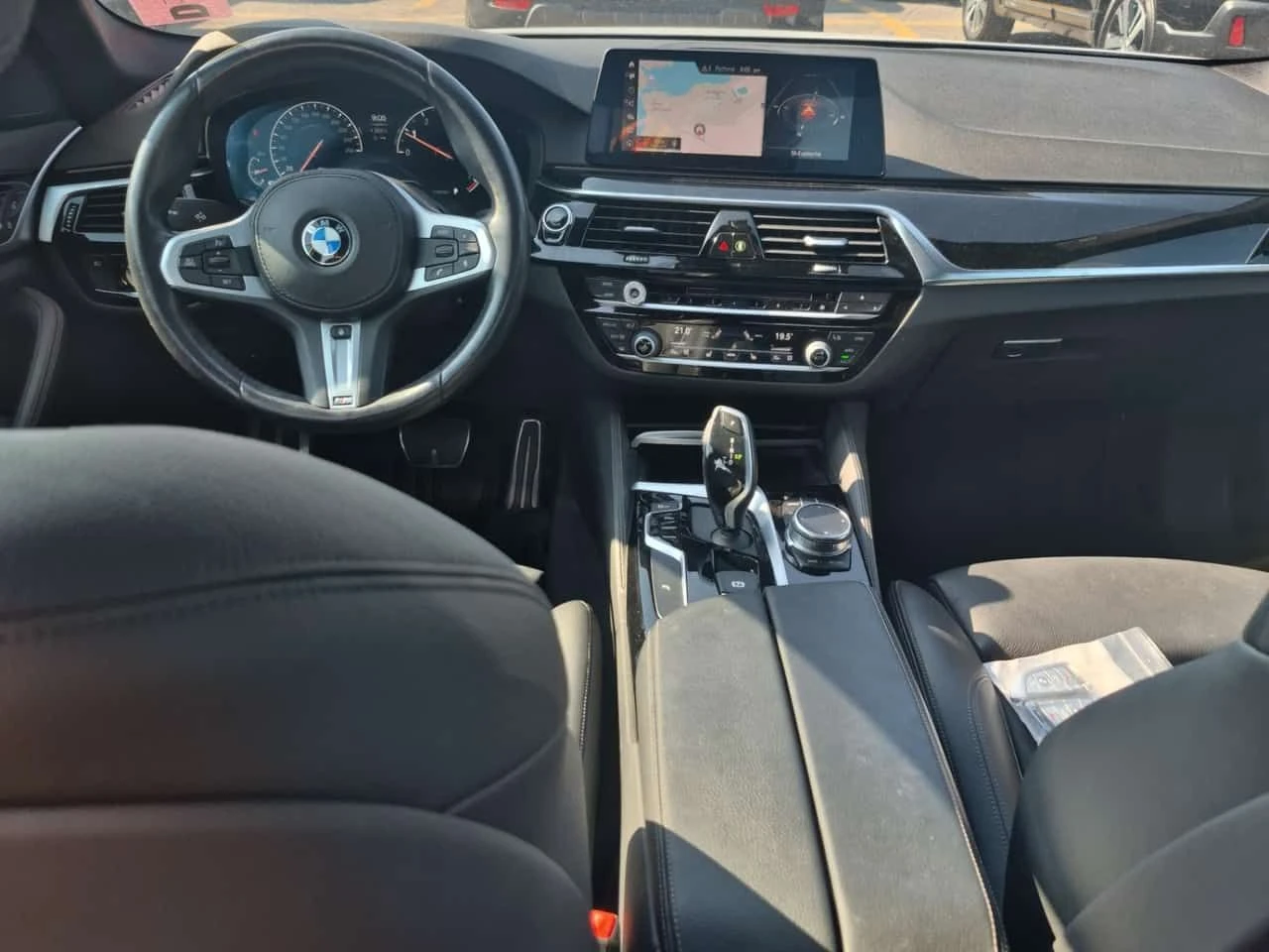 BMW 530 I XDRIVE M-pack | ЦЕНА ДО БЪЛГАРИЯ | HEAD-UP , снимка 10 - Автомобили и джипове - 55178406