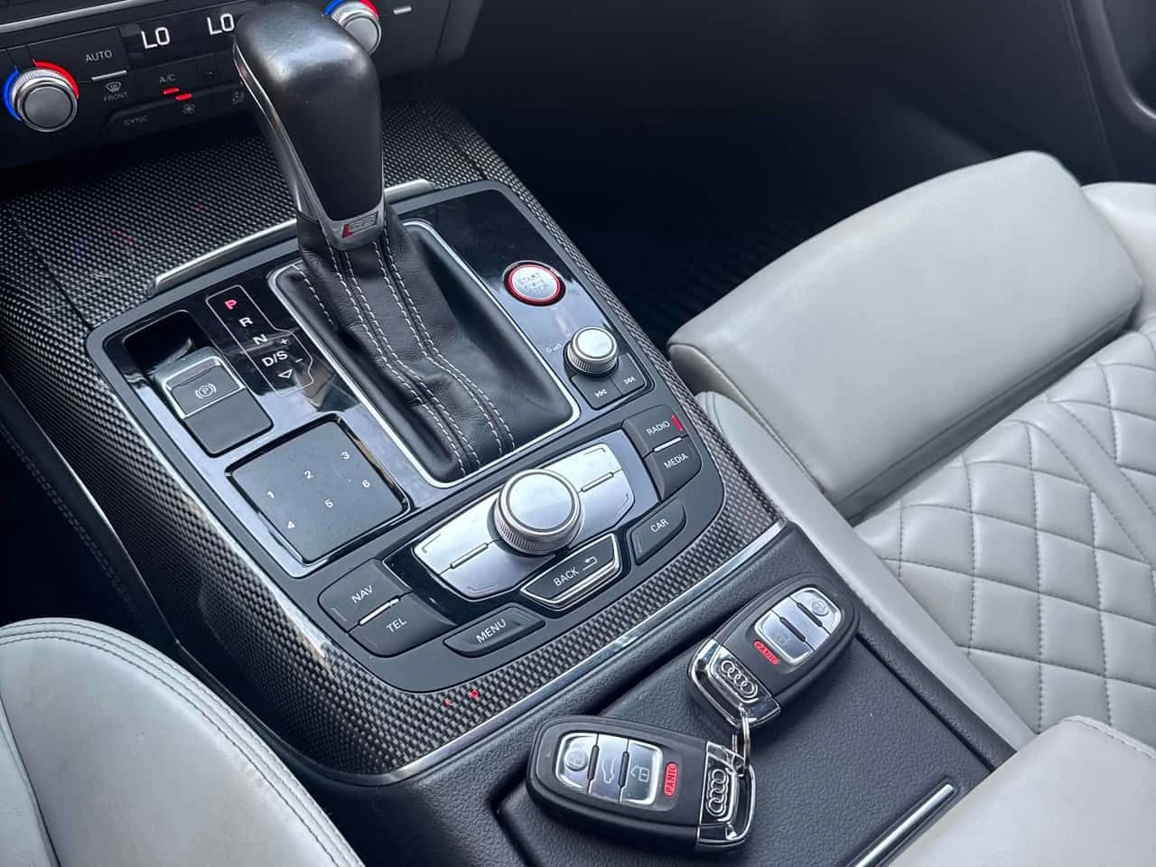 Audi S6 * DIAMOND SEATS* ДИСТРОНИК* 360 КАМЕРА* HEAD UP* , снимка 10 - Автомобили и джипове - 55614371