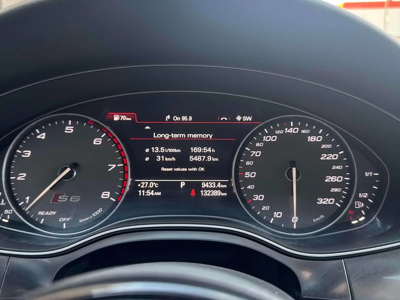 Audi S6 * DIAMOND SEATS* ДИСТРОНИК* 360 КАМЕРА* HEAD UP* , снимка 8 - Автомобили и джипове - 55614371