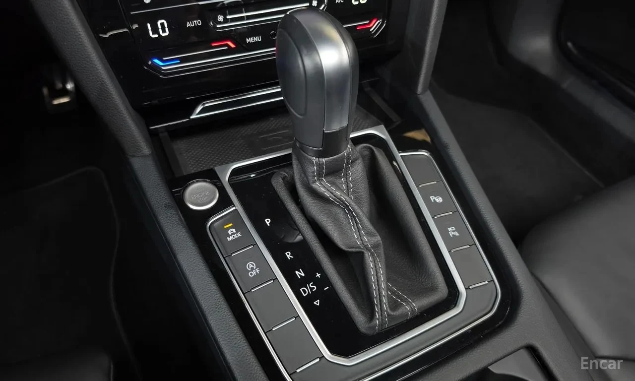 VW Arteon  R LIINE 4Motion / СЕРТИФИКАТ ЗА ОТЛИЧНО КАЧЕСТВО , снимка 9 - Автомобили и джипове - 55923103