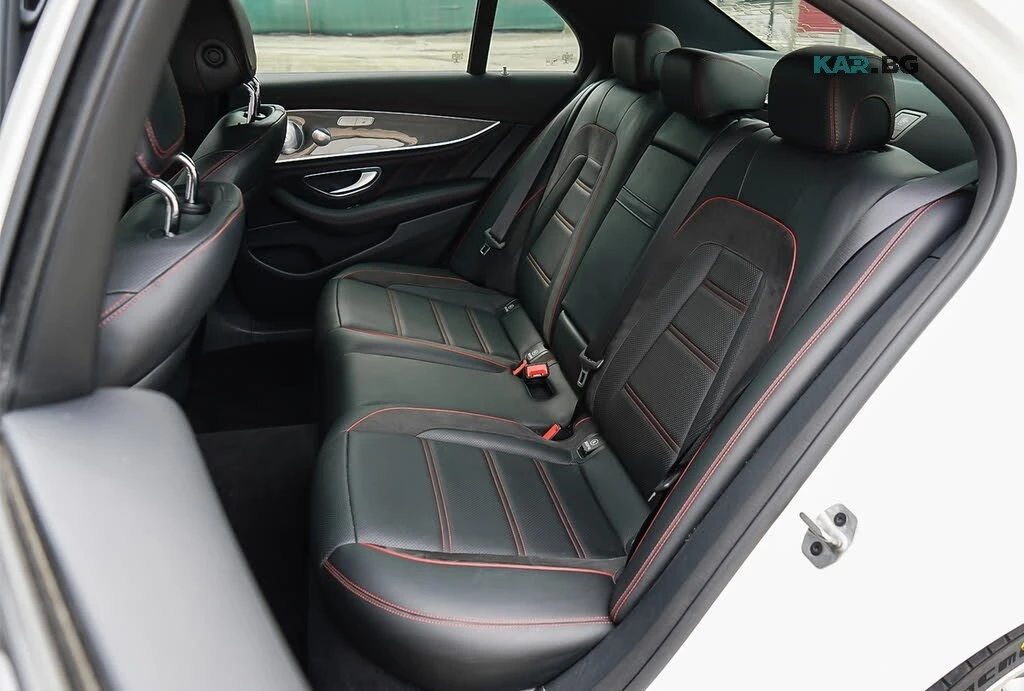 Mercedes-Benz E 53 AMG 4MATIC* BURMESTER* PANO* 360* ПОДГРЕВ* ОБДУХВАНЕ* , снимка 17 - Автомобили и джипове - 56105301