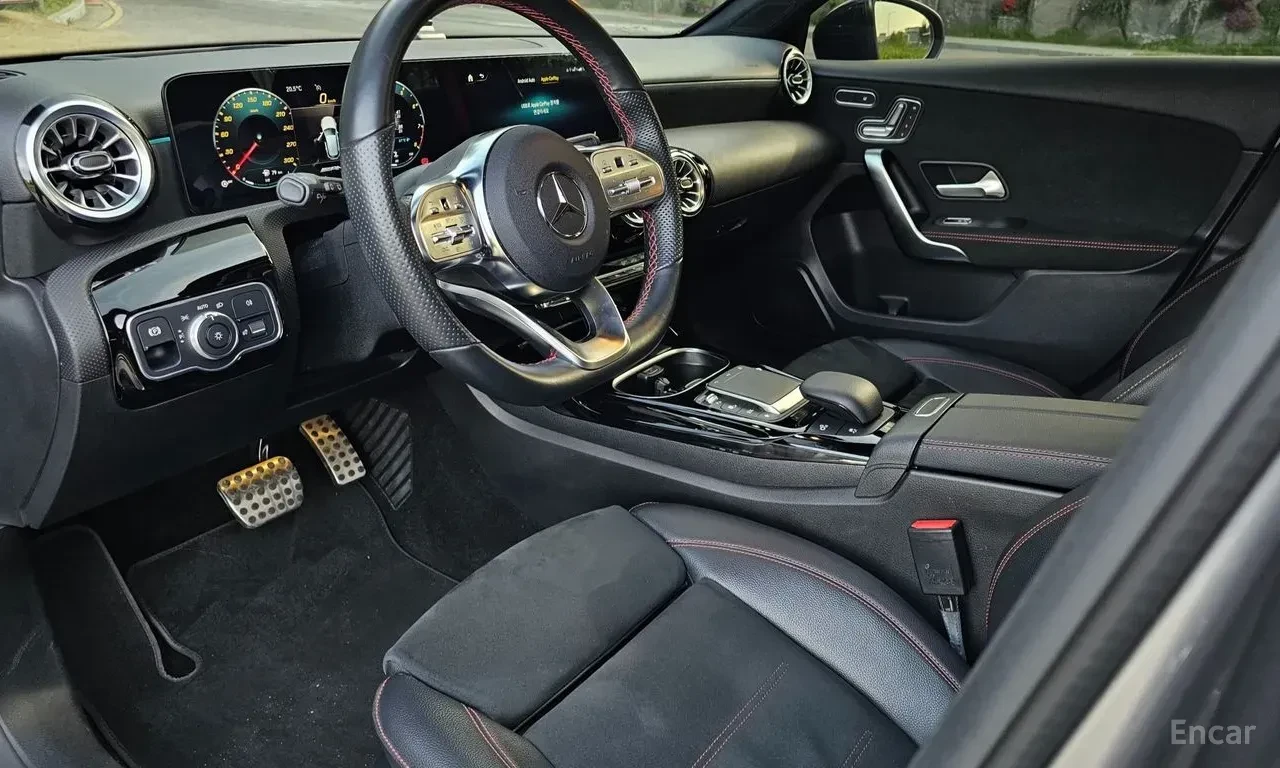 Mercedes-Benz A45 AMG, снимка 11 - Автомобили и джипове - 56741356