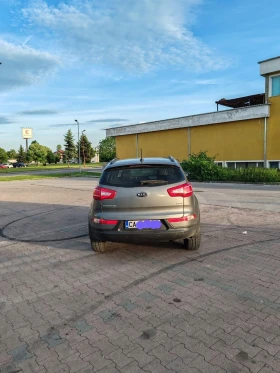 Kia Sportage 2.0 D. 136 к.с. панорама.нави.4х4. Автомат.Кожа. , снимка 3