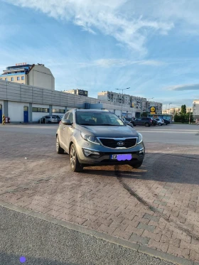 Kia Sportage 2.0 D. 136 к.с. панорама.нави.4х4. Автомат.Кожа. , снимка 2