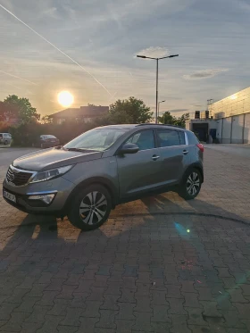 Kia Sportage 2.0 D. 136 к.с. панорама.нави.4х4. Автомат.Кожа. , снимка 7