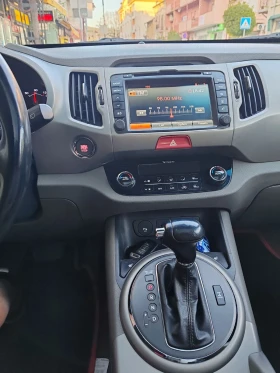 Kia Sportage 2.0 D. 136 к.с. панорама.нави.4х4. Автомат.Кожа. , снимка 9