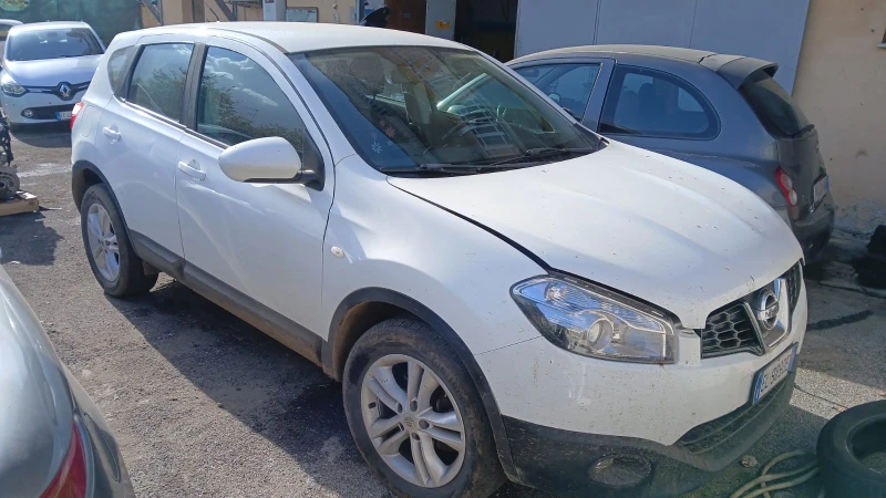 Nissan Qashqai 2.0D 4X4 AVTOMAT, снимка 2 - Автомобили и джипове - 48039721