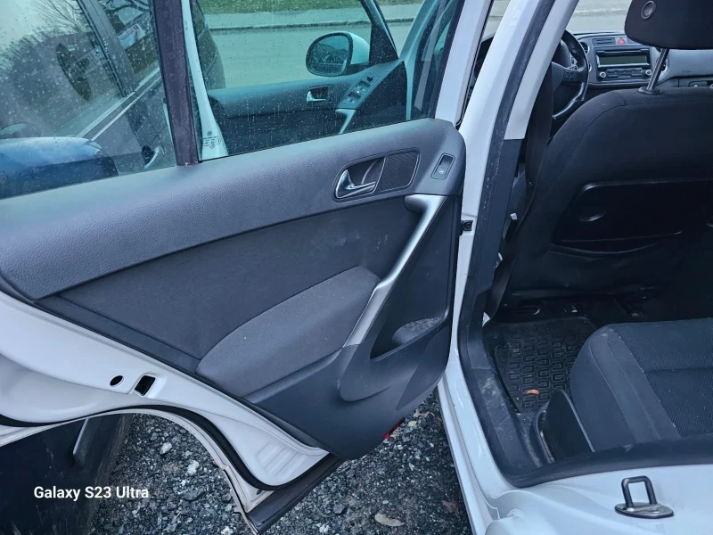 VW Tiguan 2.0 TDI 140 к.с. R.Line Панорама 4Х4, снимка 14 - Автомобили и джипове - 48459792