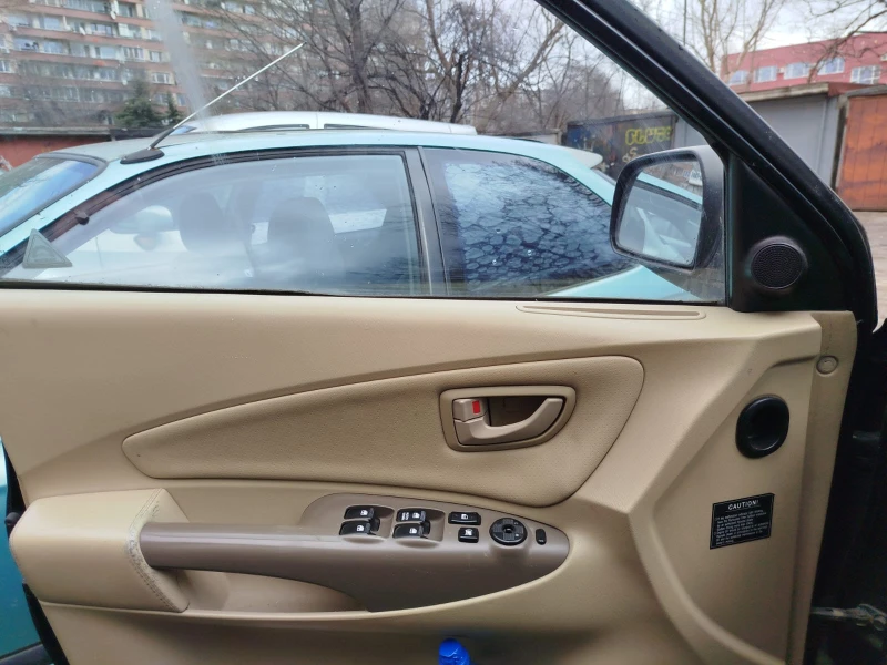 Hyundai Tucson, снимка 8 - Автомобили и джипове - 49011460