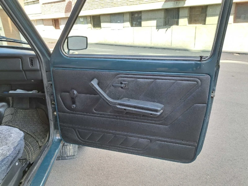 Lada Niva 1.7, снимка 10 - Автомобили и джипове - 52584139