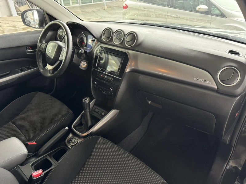 Suzuki Vitara 112ps* 4x4* DISTRONIC* НАВИ* КОЖА* КАМЕРА, снимка 10 - Автомобили и джипове - 53242540