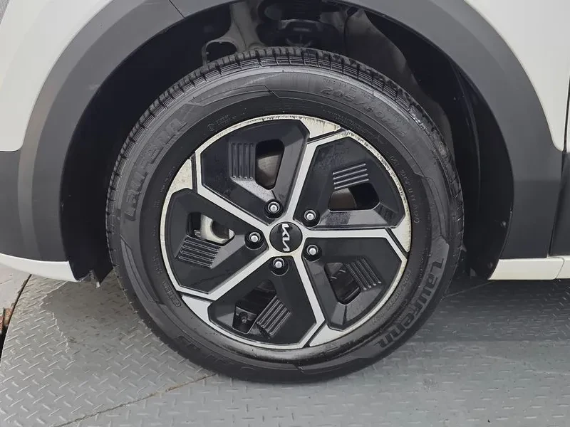 Kia Niro PRESTIGE, снимка 5 - Автомобили и джипове - 56408777
