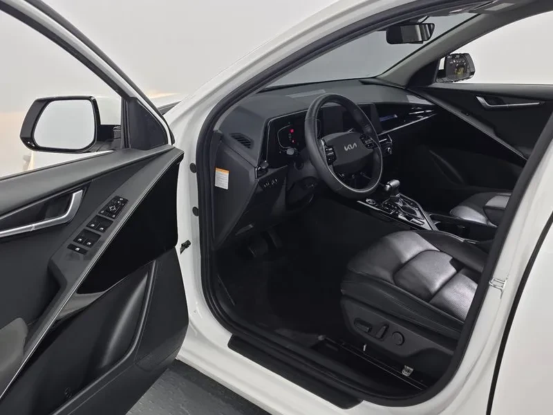Kia Niro PRESTIGE, снимка 10 - Автомобили и джипове - 56408777