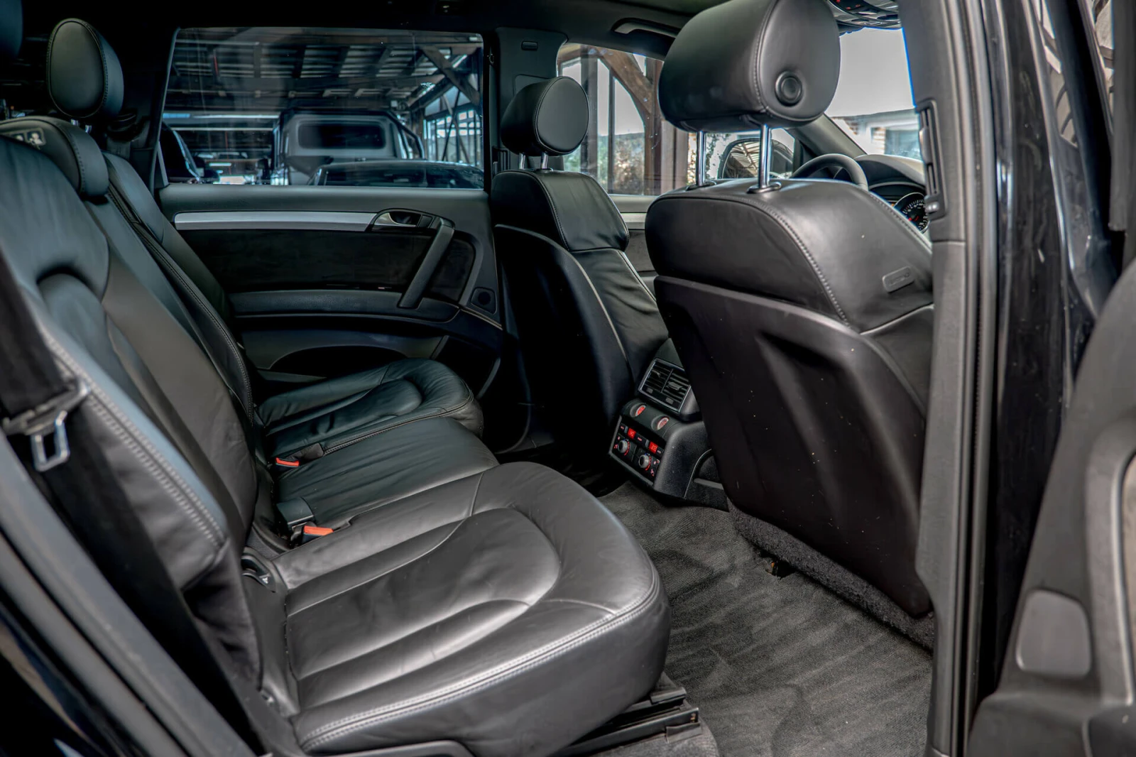 Audi Q7 4.2TDI/SLINE/6+ 1/Панорама/F1/Въздух - изображение 9