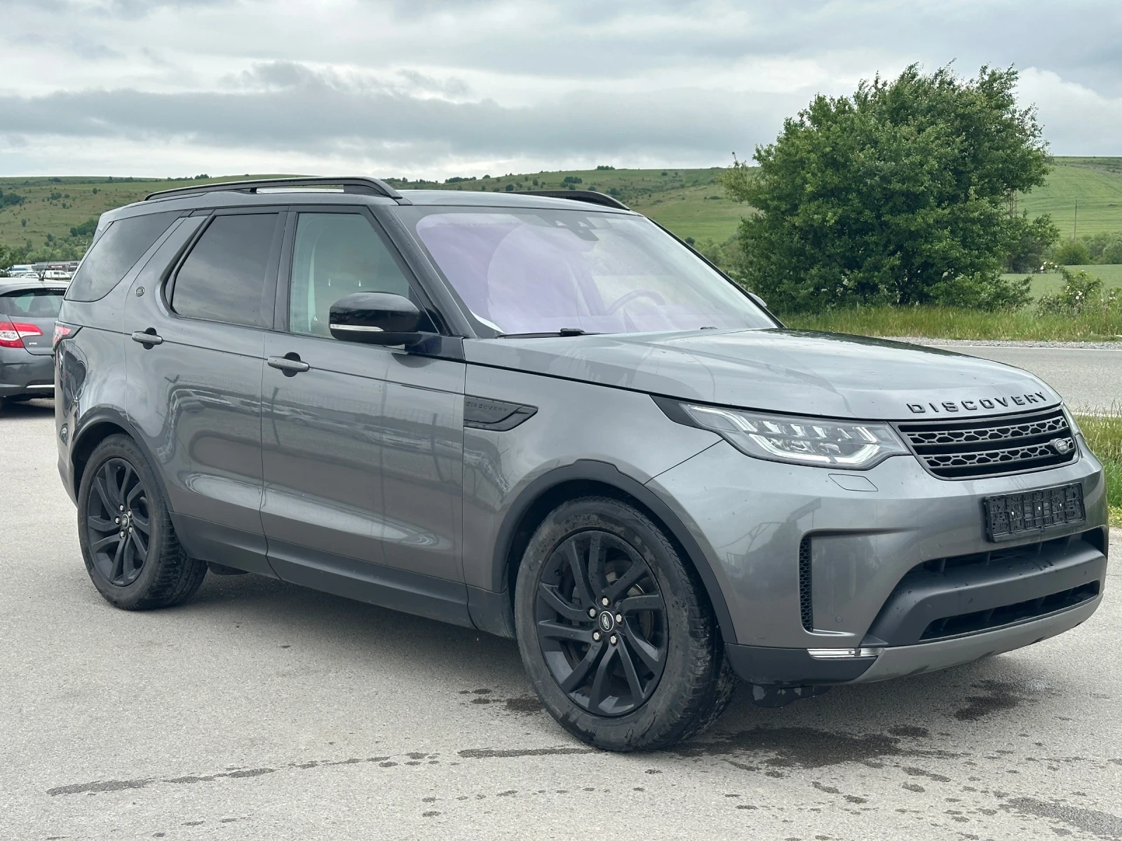 Land Rover Discovery 3.0 D 5HSE TD6 * пълна сервизна история - изображение 2