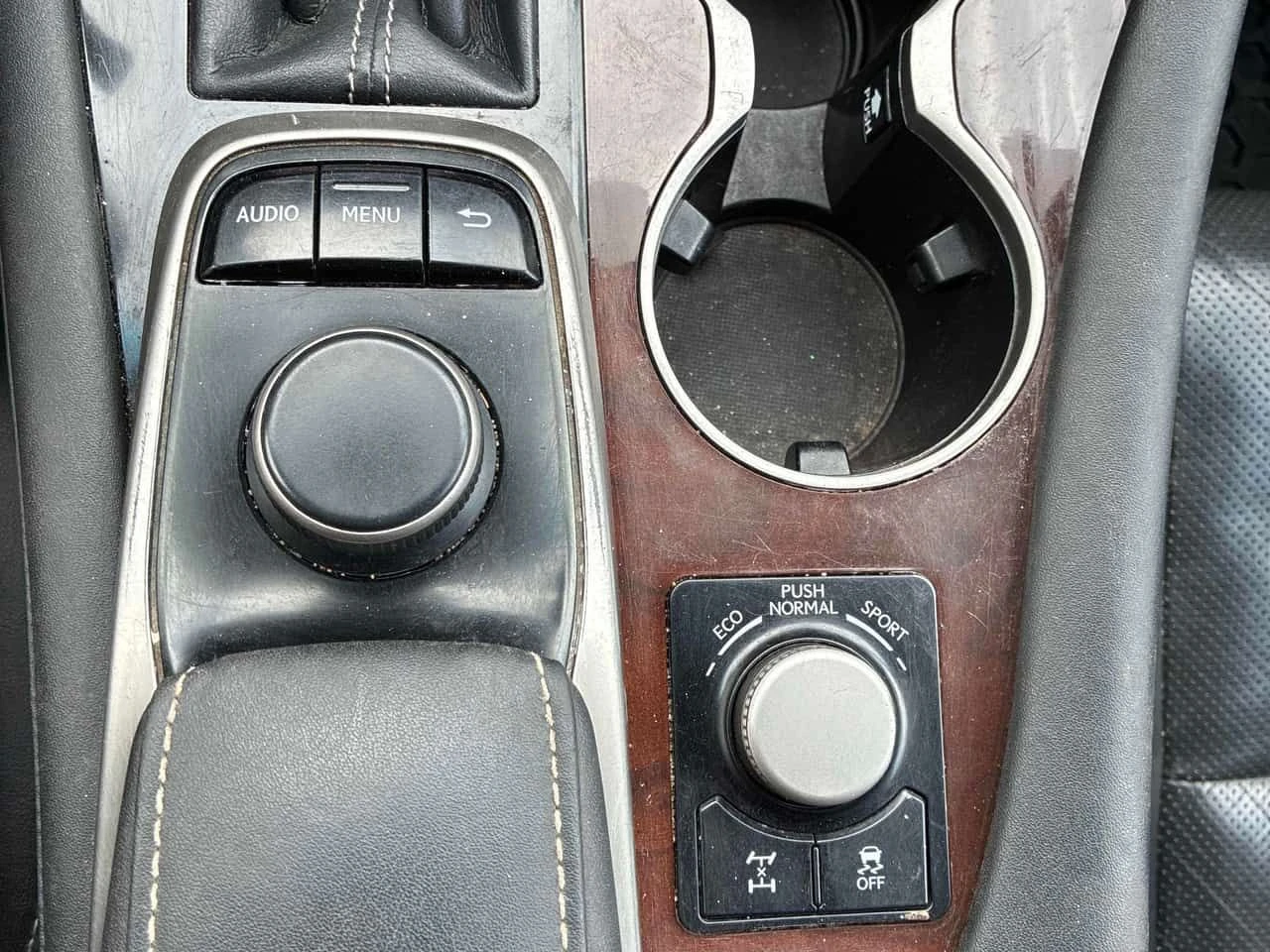 Lexus RX 350 * AWD 4dr * PANO* KEYLESS* ПОДГРЕВ* , снимка 11 - Автомобили и джипове - 53762275