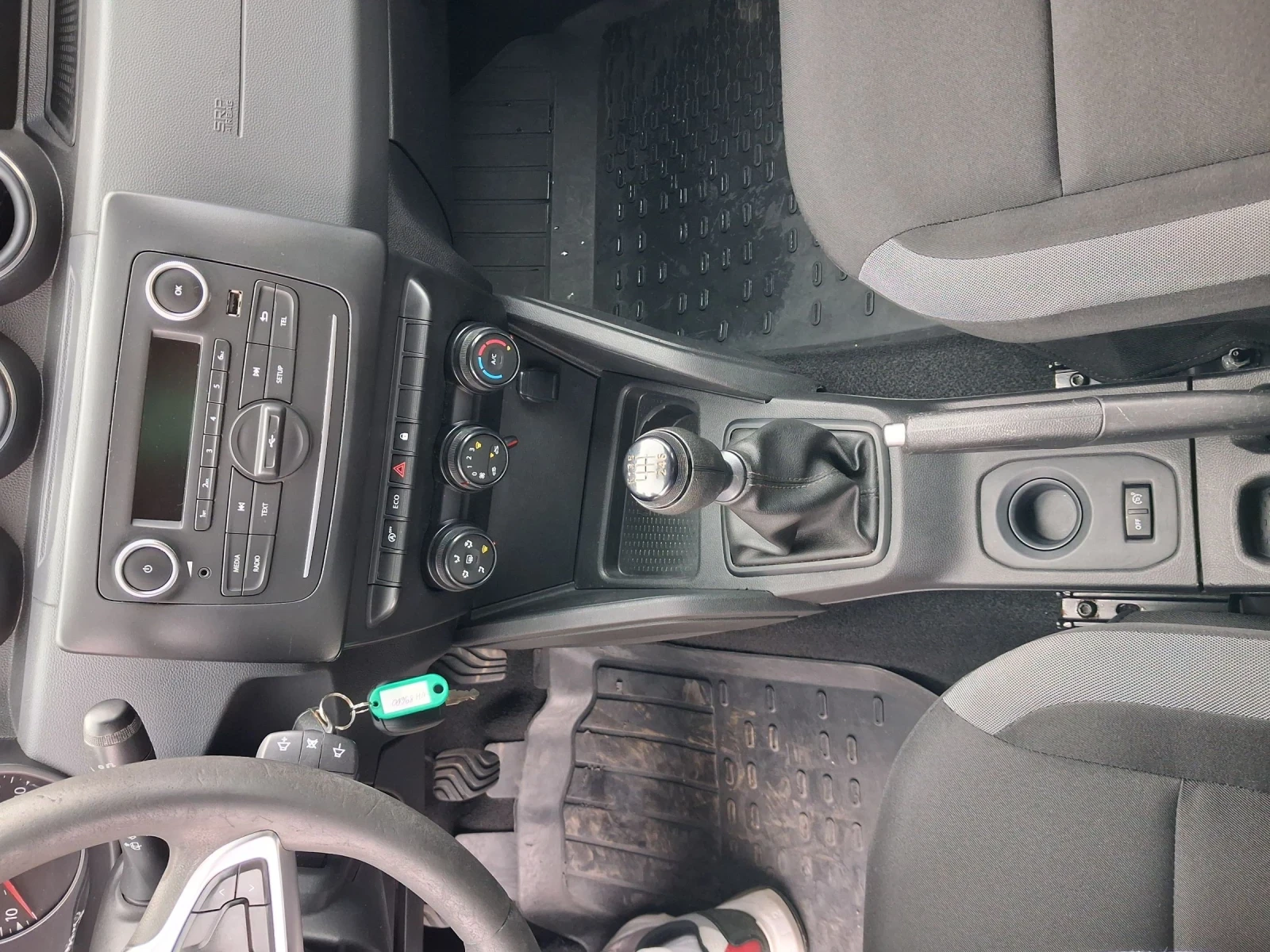 Dacia Duster 1.5 DCI темпомат,  6 скорости , оригинален вид, снимка 16 - Автомобили и джипове - 53773579