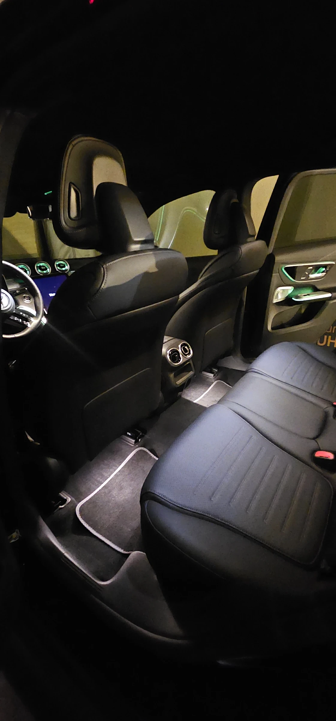 Mercedes-Benz GLC 300 300 AMG 4 MATIC, снимка 8 - Автомобили и джипове - 53859339