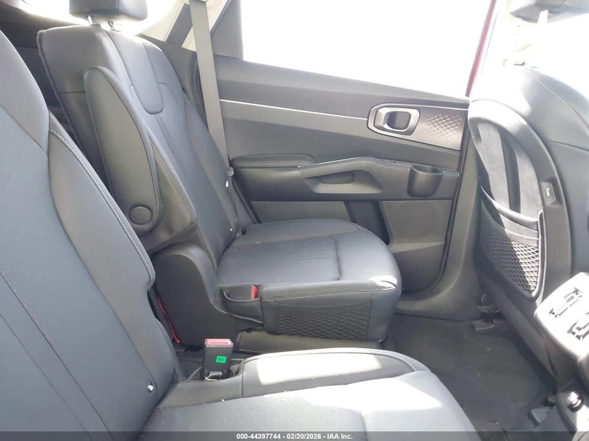 Kia Sorento 1.6l Hybrid S, снимка 8 - Автомобили и джипове - 53919024