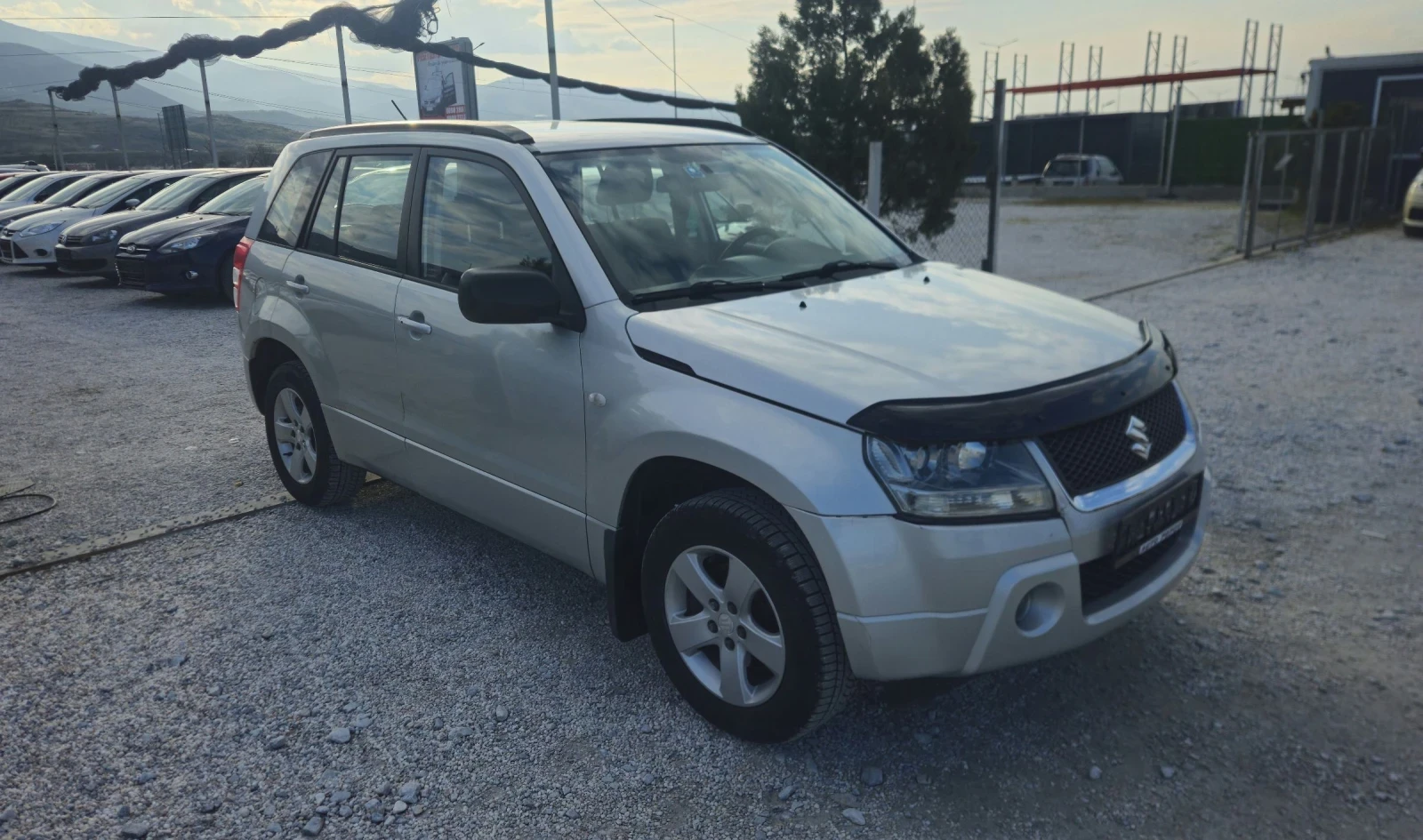 Suzuki Grand vitara 2.0i Бензин Автомат ТОП състояние, снимка 3 - Автомобили и джипове - 53978363