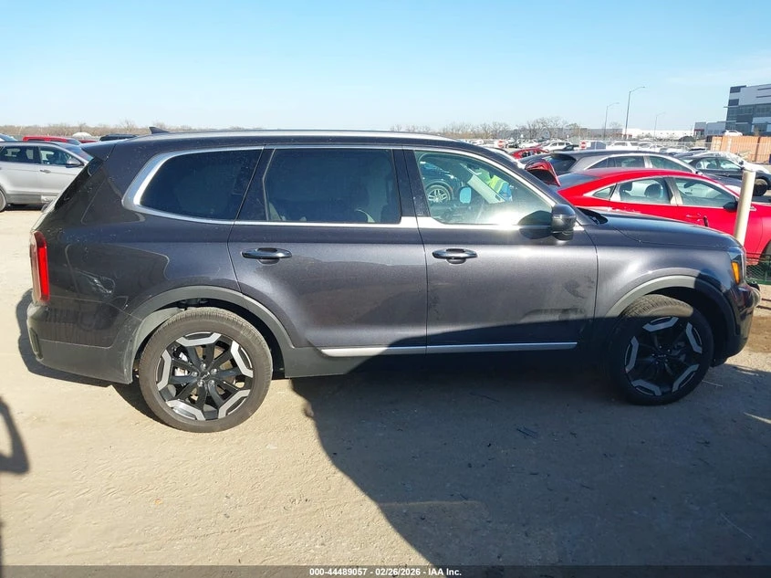 Kia Telluride 3.8l S, снимка 13 - Автомобили и джипове - 54424578