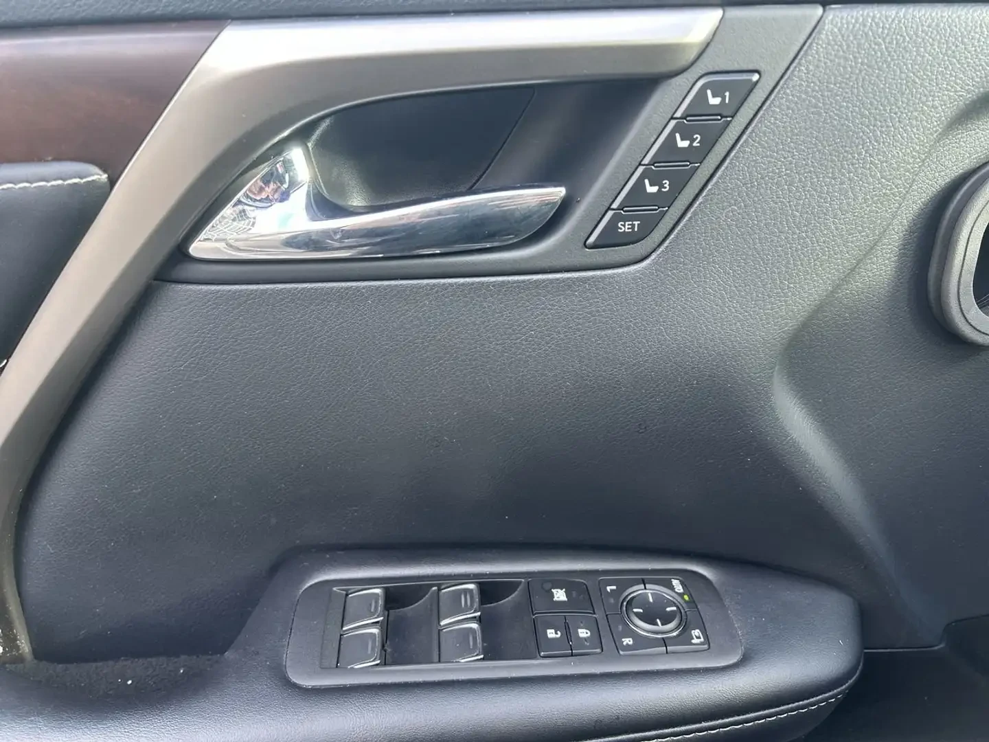Lexus RX 350 CARFAX * АВТО КРЕДИТ * ПРОГНОЗНА ЦЕНА ДО БГ * , снимка 10 - Автомобили и джипове - 54625909