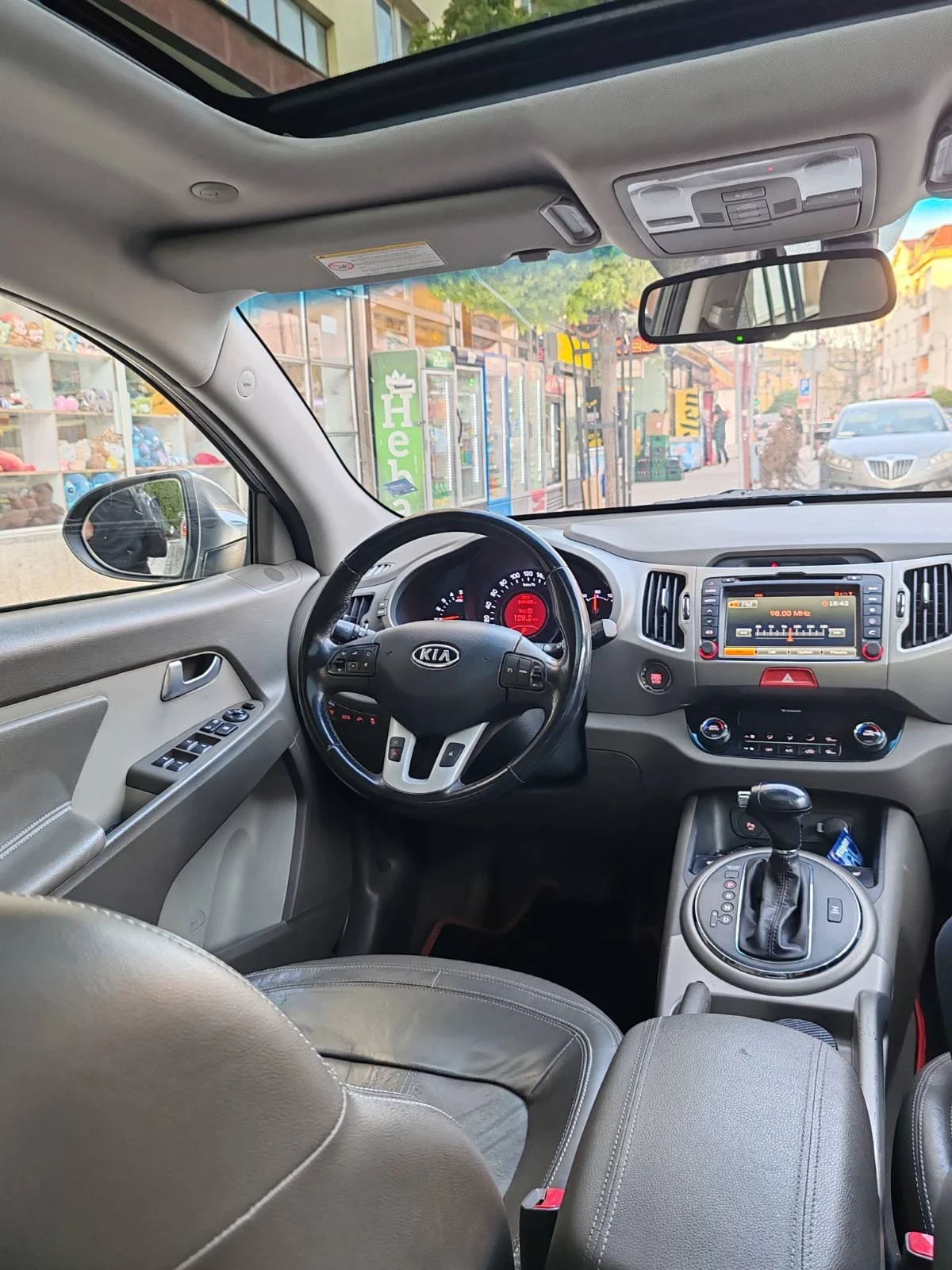Kia Sportage 2.0 D. 136 к.с. панорама.нави.4х4. Автомат.Кожа. , снимка 10 - Автомобили и джипове - 54671714