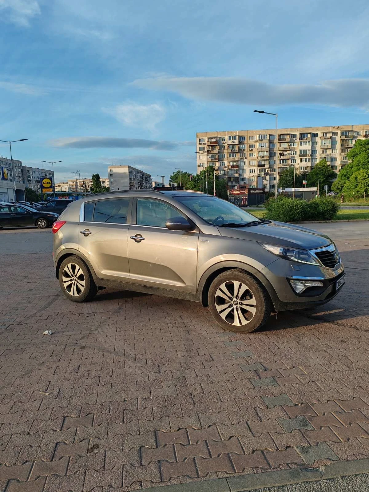 Kia Sportage 2.0 D. 136 к.с. панорама.нави.4х4. Автомат.Кожа. , снимка 6 - Автомобили и джипове - 54671714