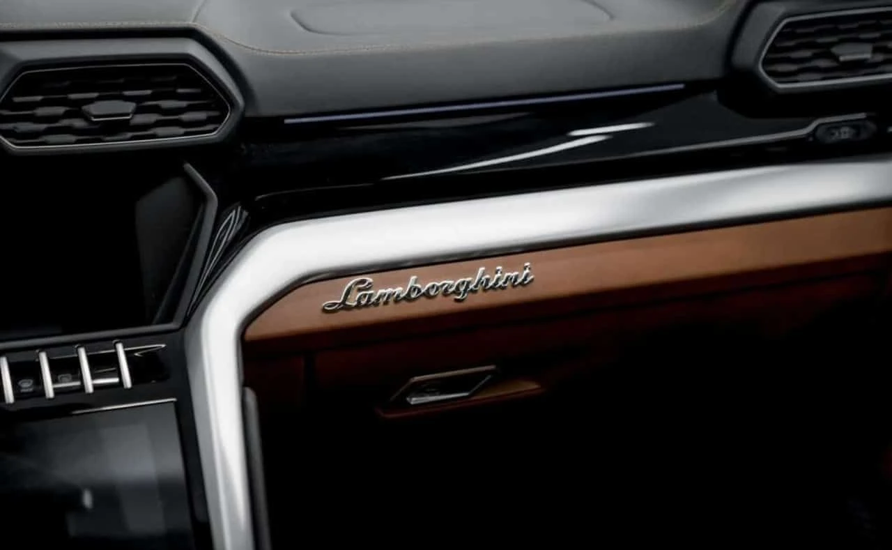 Lamborghini Urus * CARFAX * ЦЕНА ДО БГ, снимка 2 - Автомобили и джипове - 54742825