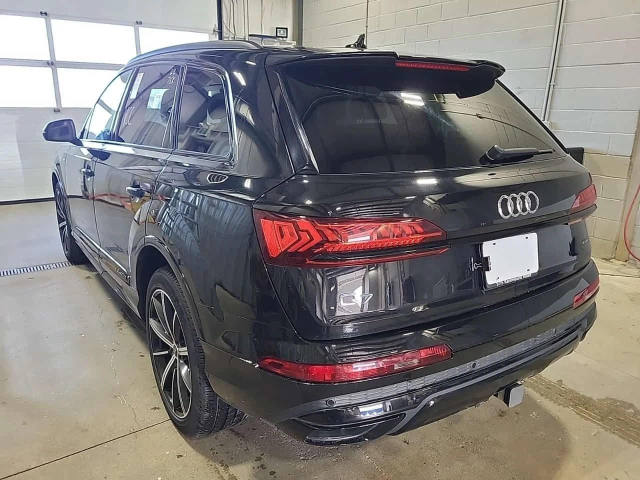 Audi Q7  KOMFORT | PANO | KOJA | AVTOKREDIT , снимка 4 - Автомобили и джипове - 54970079