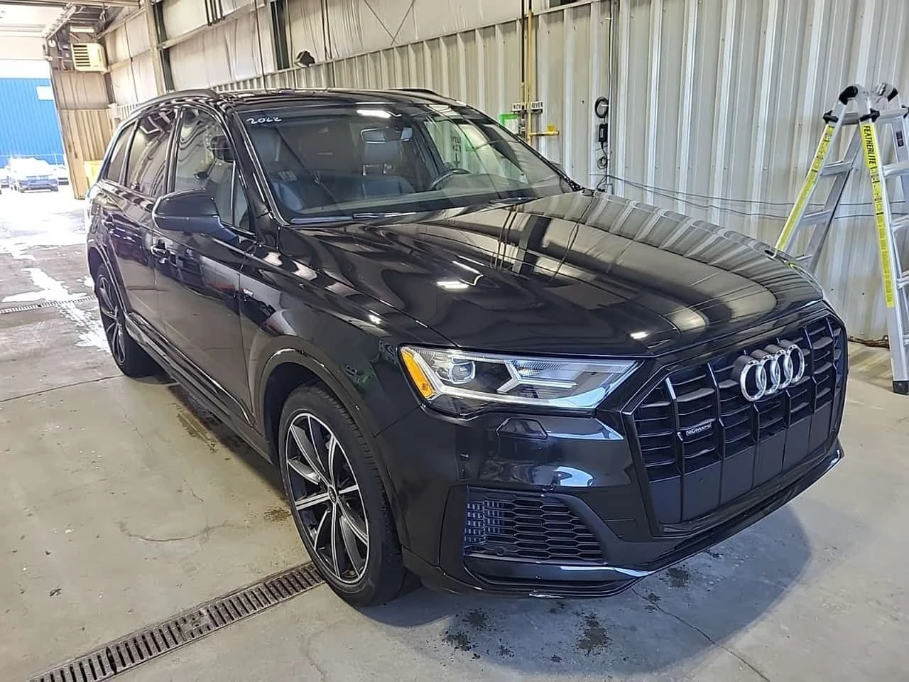 Audi Q7  KOMFORT | PANO | KOJA | AVTOKREDIT , снимка 2 - Автомобили и джипове - 54970079